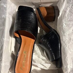 L'INTERVALLE Black Leather Mules